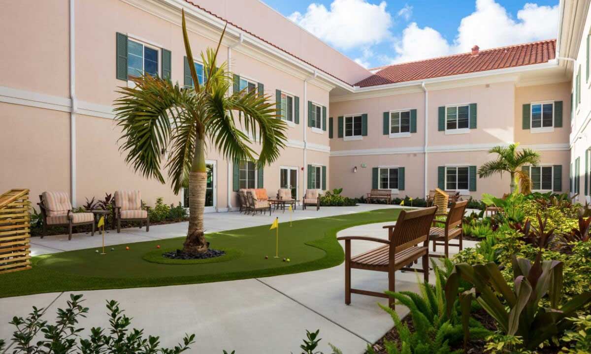 Exterior-Putting Green-Senior Living in Palm Beach, Florida