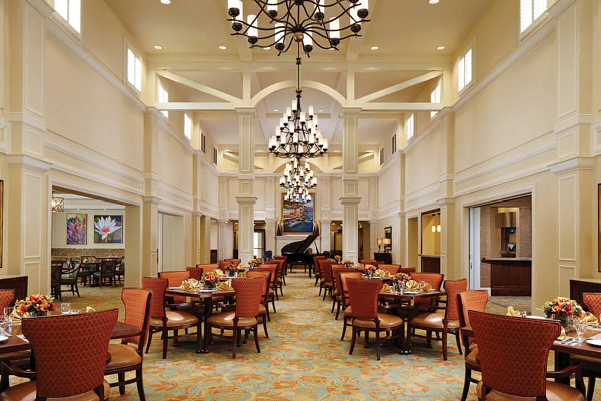 Interior-Dining Room-HarborChase of Villages Crossing-Senior Living in Lady Lake, Florida