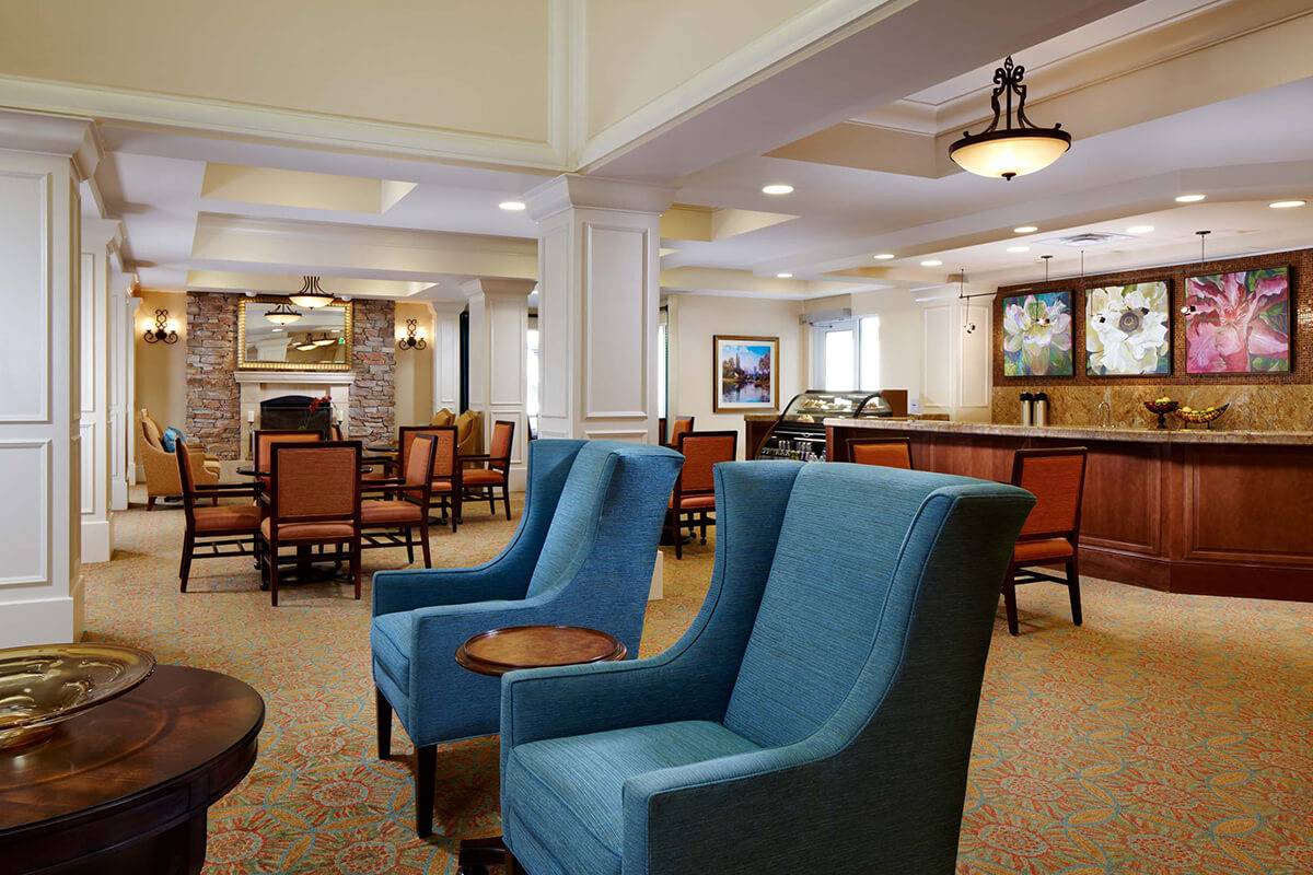 Interior-Sitting Area-HarborChase of Villages Crossing-Senior Living in Lady Lake, Florida