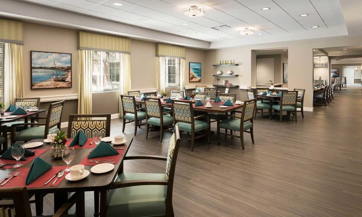 HarborChase of Wellington Crossing-Dining Room-Luxury Senior Living Near Lake Worth, Florida