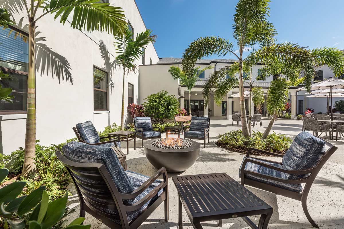 HarborChase of Stuart-Outdoor Seating Area-Luxury Senior Living in Florida