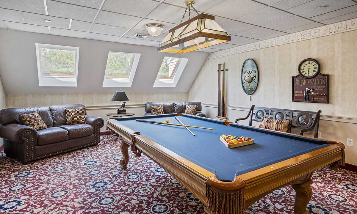 Interior-Billiards Room-HarborChase of Branford-Connecticut Senior Living
