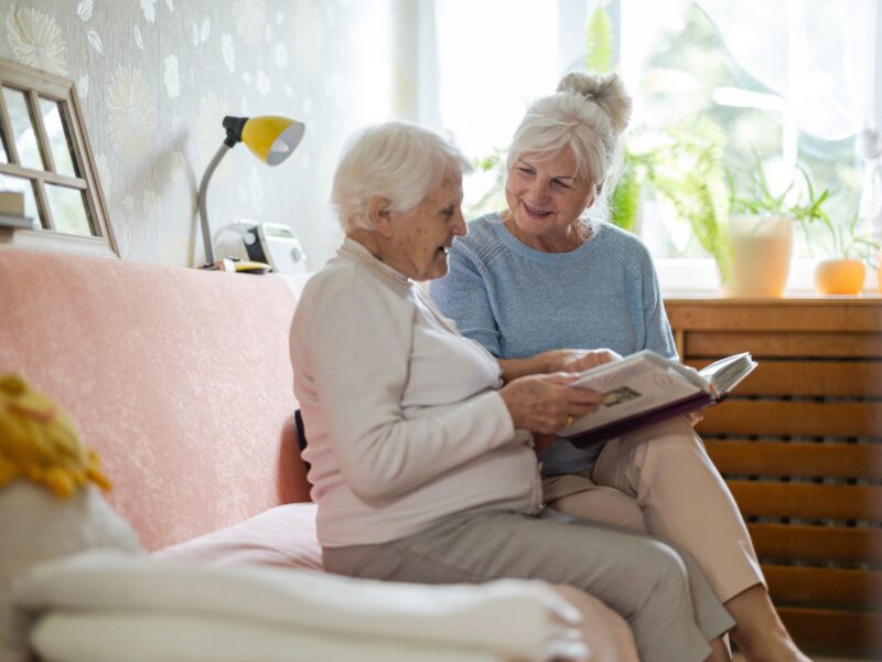 Navigating Emotional Support in Assisted Living Communities