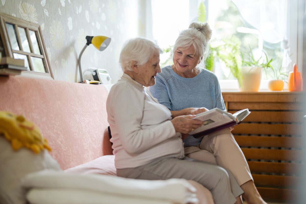 Navigating Emotional Support in Assisted Living Communities