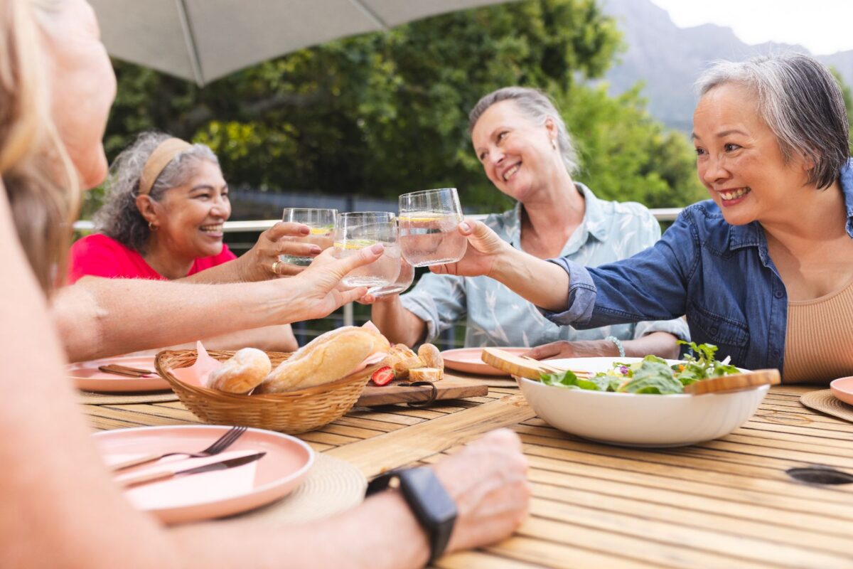 7 Ways Farm-to-Table Dining Shapes Luxury Senior Living Culture